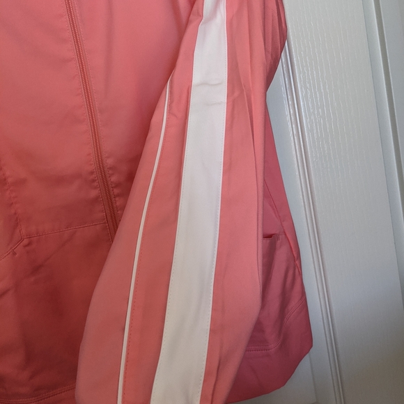 Nike Coral and White Windbreaker - Size Medium - Picture 4 of 6